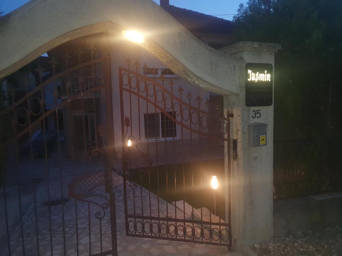 Guest House Jasmin Нишка-Баня Экстерьер фото